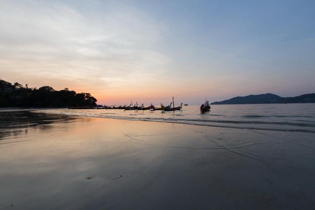 Patong Swiss Hotel Beach Front Phuket Extérieur photo